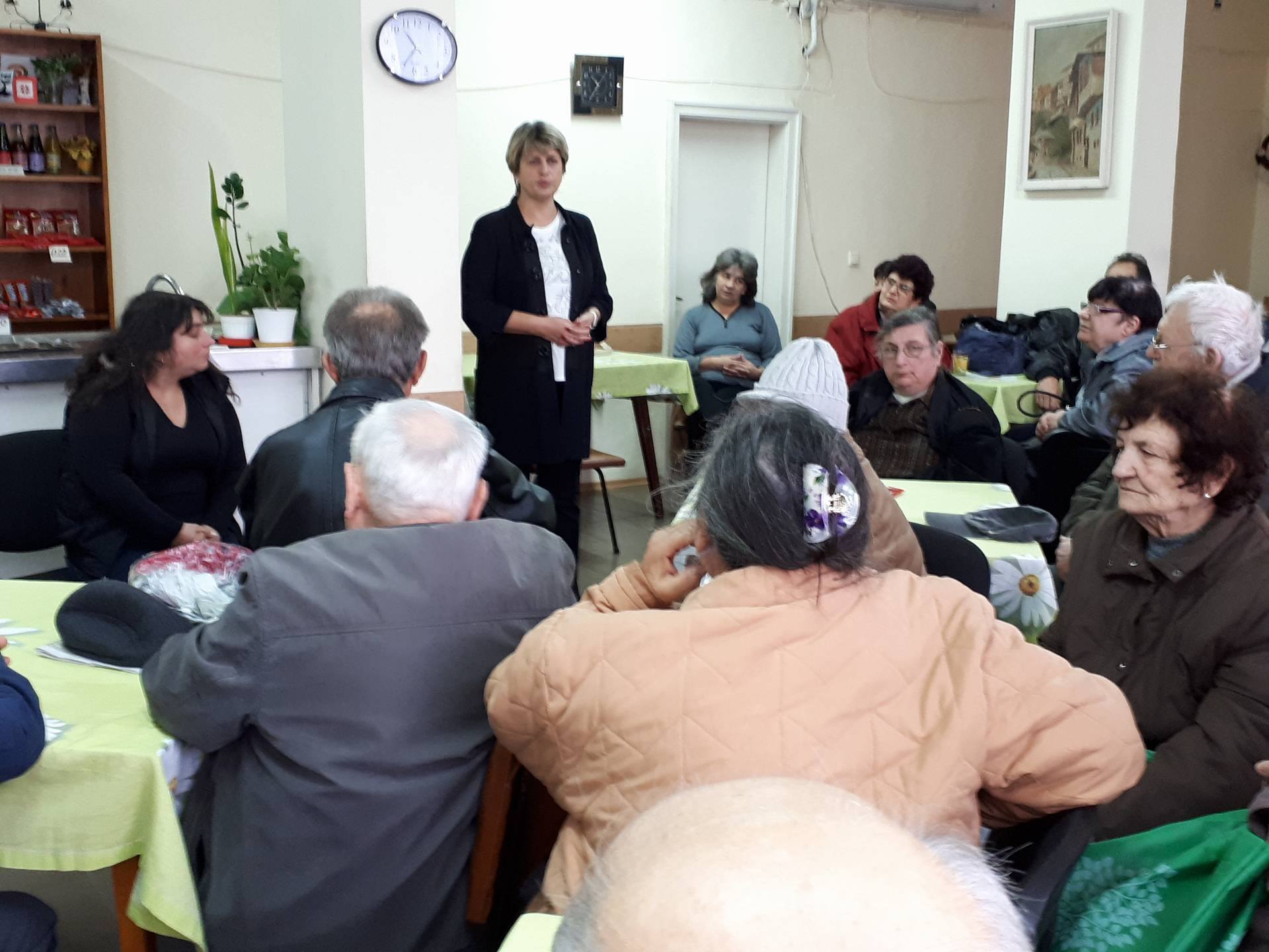 Инвалиди от Велико Търново поискаха помощ от депутата от БСП Весела Лечева
