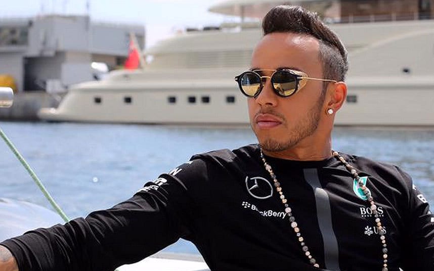 Вдигат заплатата на Хамилтън на £40 млн.