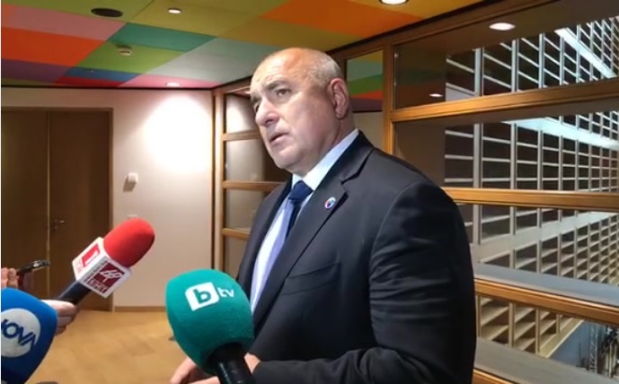 Борисов в Брюксел: С Ангела се прегърнахме да й дам кураж (ВИДЕО)