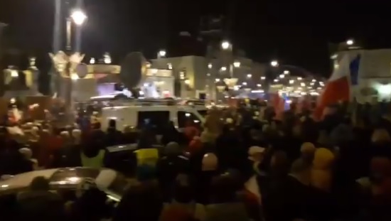 Хиляди протестираха в Полша срещу реформите в правосъдието