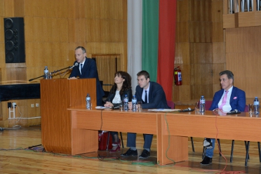 Министър Красимир Вълчев: Увеличение на учителските заплати през 2018г. няма да има!