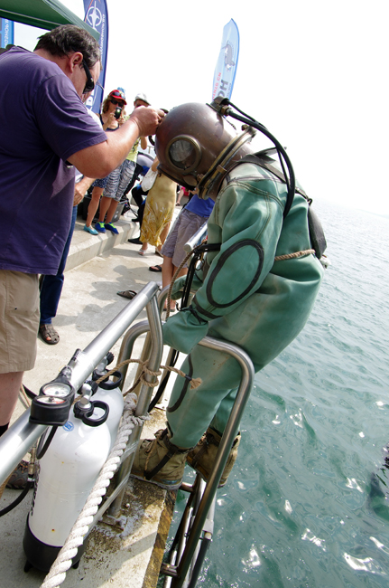 Подводно приключение навръх Никулден