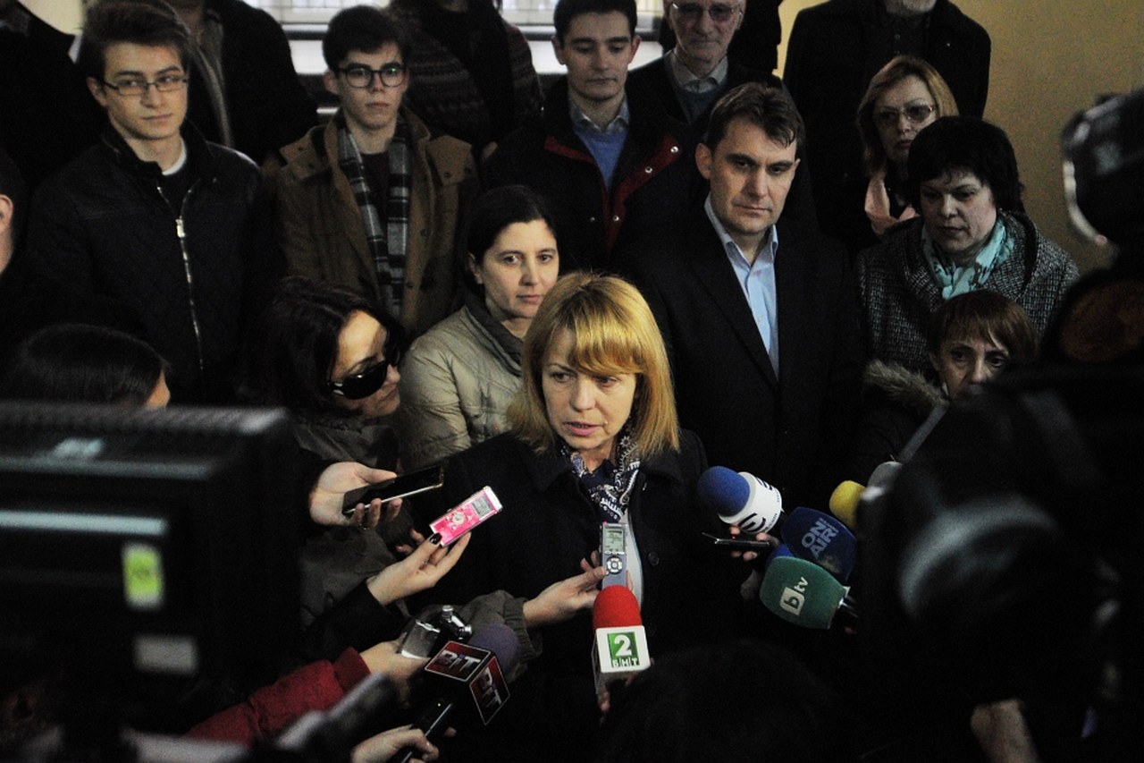 Фандъкова за извадените павета на "Дондуков": Не повярвах, докато не видях записите (СНИМКИ)