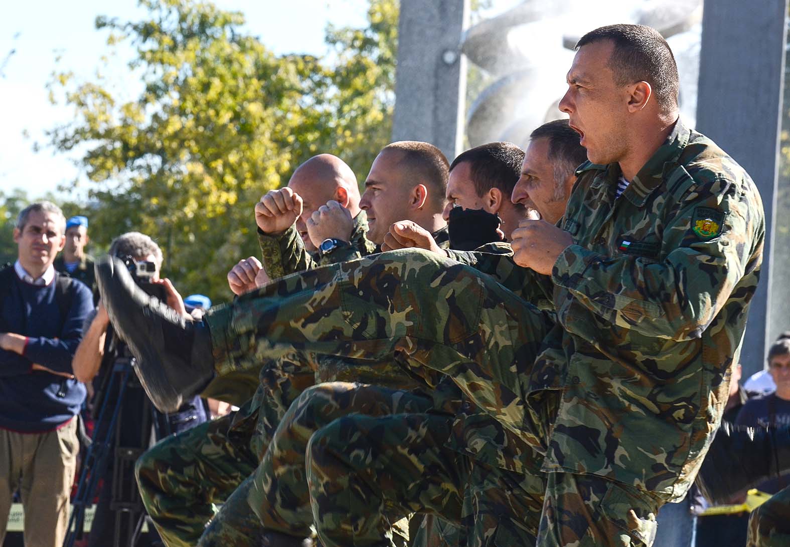 392-ма военни повишиха квалификацията си в Центъра за подготовка на сержанти и войници