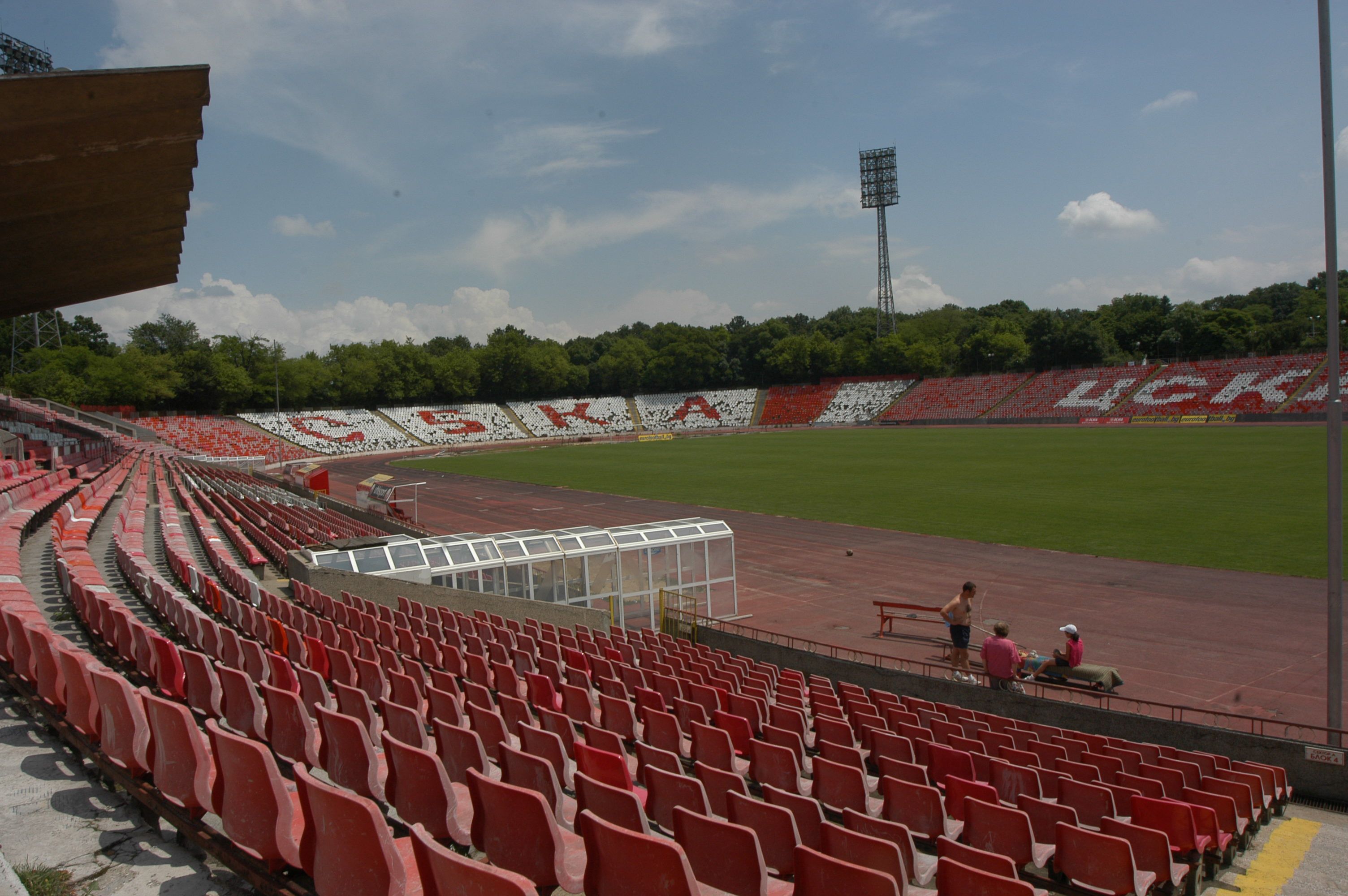 Гол в стил „Парк де Пренс“ на „Българска армия“