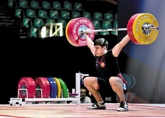 Как дисквалифициран щангист стана бобслеист