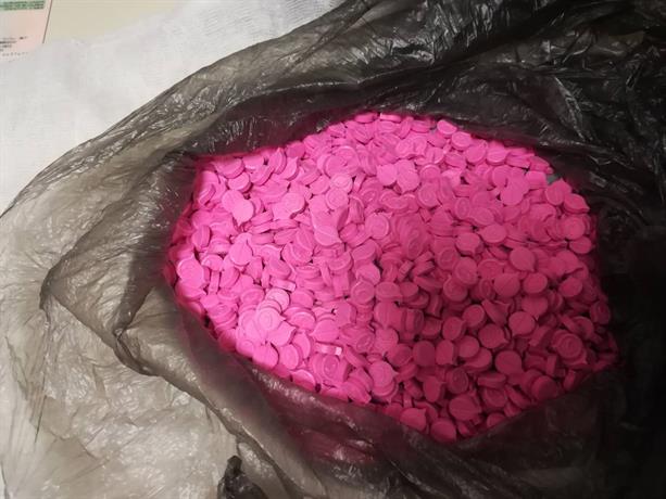 Хванаха жена с 1300 хапчета екстази в дамската чанта на паркинг в „Младост“