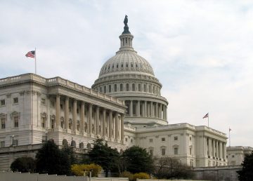 Най-дълго служилият американски Конгресмен си подаде оставката, след като бе обвинен в сексуален тормоз