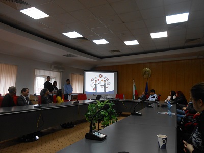 Студенти чертаят маршрути в Дългопол