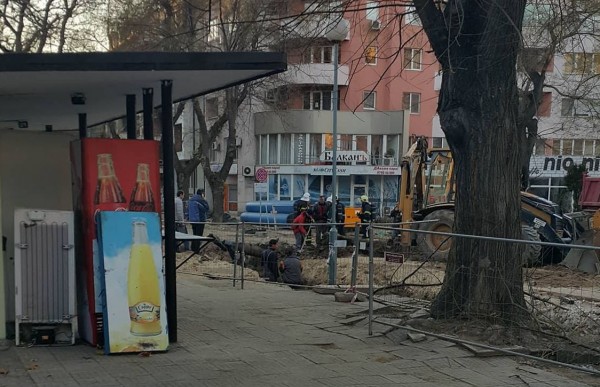 Отцепиха района около Второ РУ на МВР-Пловдив заради изтичане на газ