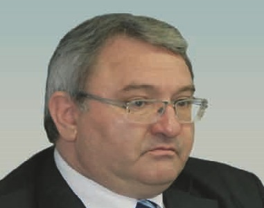 Политологът проф. Георги Манолов пред „Труд“: Бунтът на “сърдитите млади хора” у нас предстои