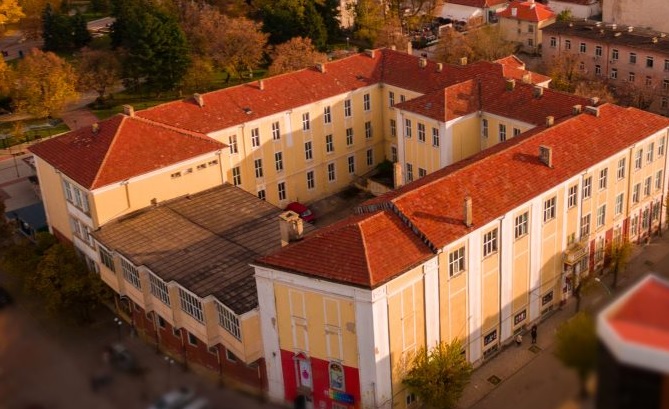 Благотворителна изложба в подкрепа на кукления театър в Търговище