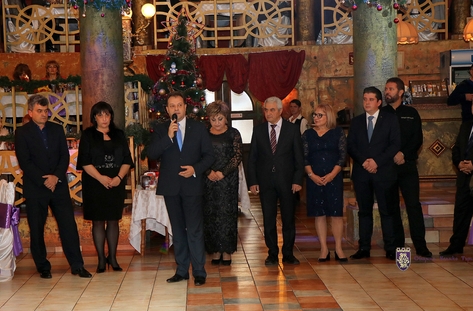 Коледният благотворителен бал на кмета на Велико Търново събра средства за две нови детски площадки