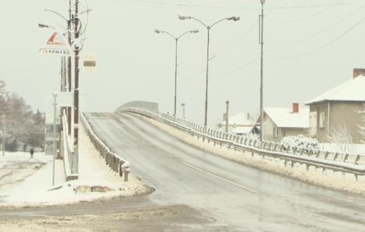 Жителите на Гара Елин Пелин на протест заради опасен надлез