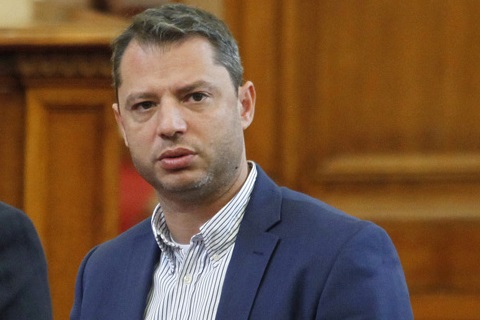 Делян Добрев: Фирмите да купуват ток от регулирания пазар