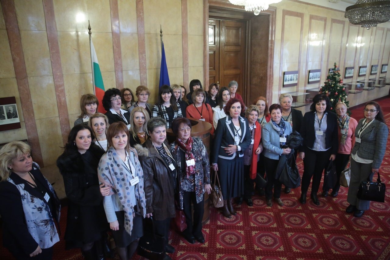 Най-младата депутатка Теодора Халачева: Борбата с насилието изисква адекватна политика