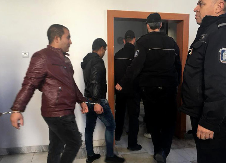 С тридневни открити заседания в Асеновград стартира процесът срещу 11-те цигани биячи на деца спортисти