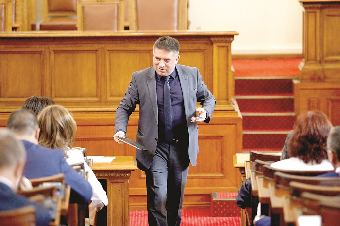 Данаил Кирилов: Вотът на недоверие е поредната политическа димка