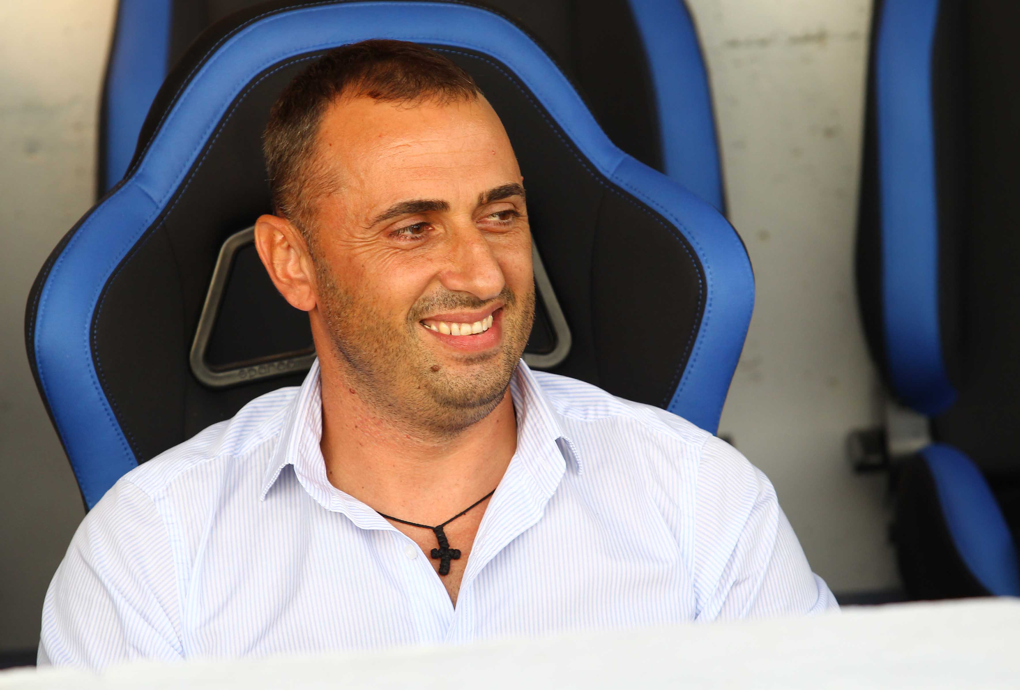 Петев дебютира с 2:2