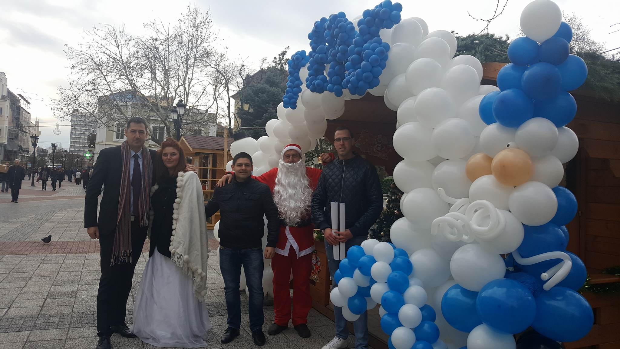 Коледната къщичка на ГЕРБ отвори за 10-и път врати на Главната в Пловдив