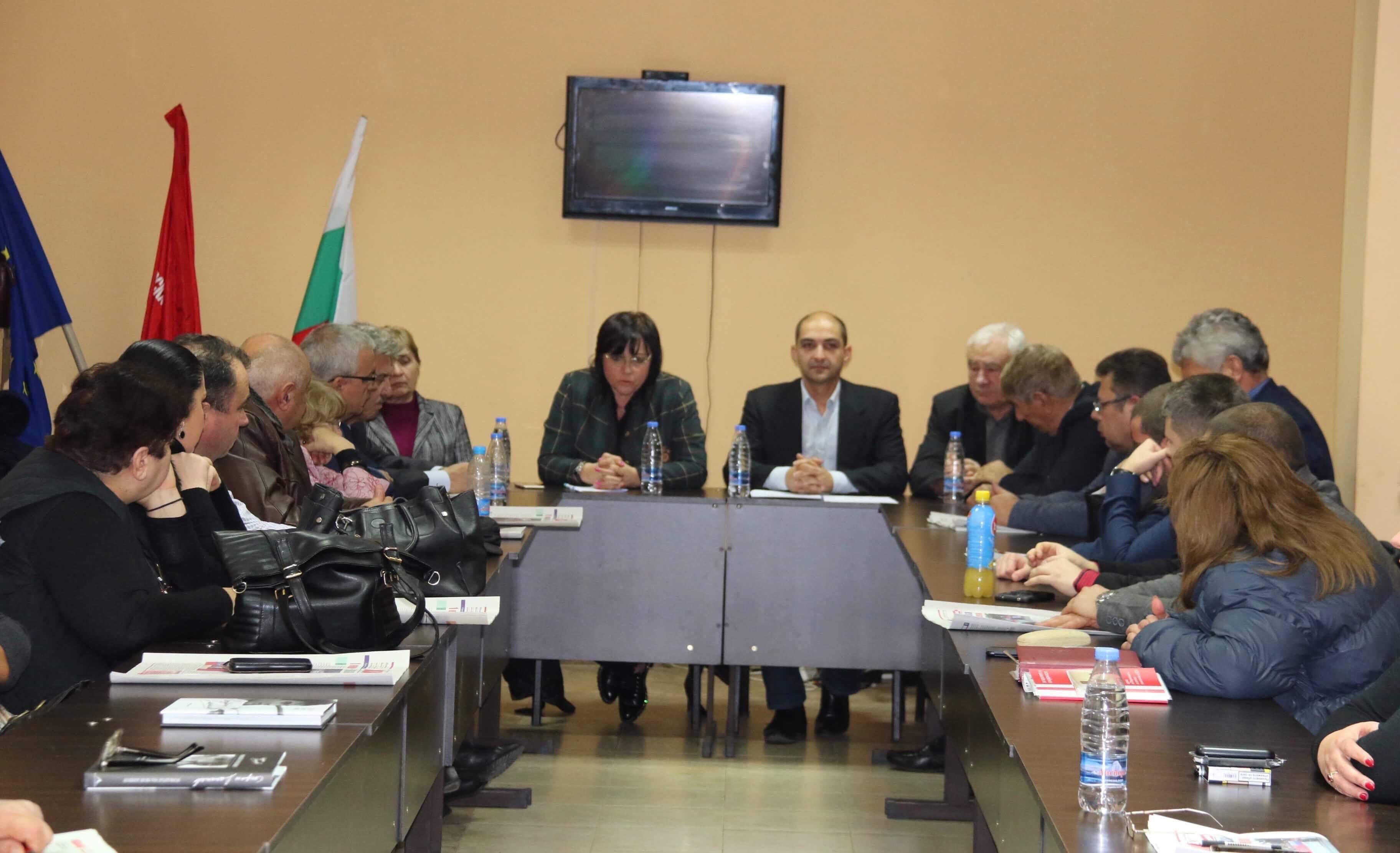 Нинова: Продължаваме битката за мораториума върху лекарствата