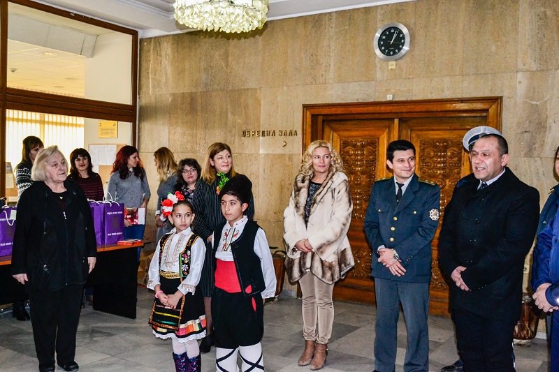 Изложбата „Малки сръчковци“ представи талантливи творци от центровете за деца и младежи