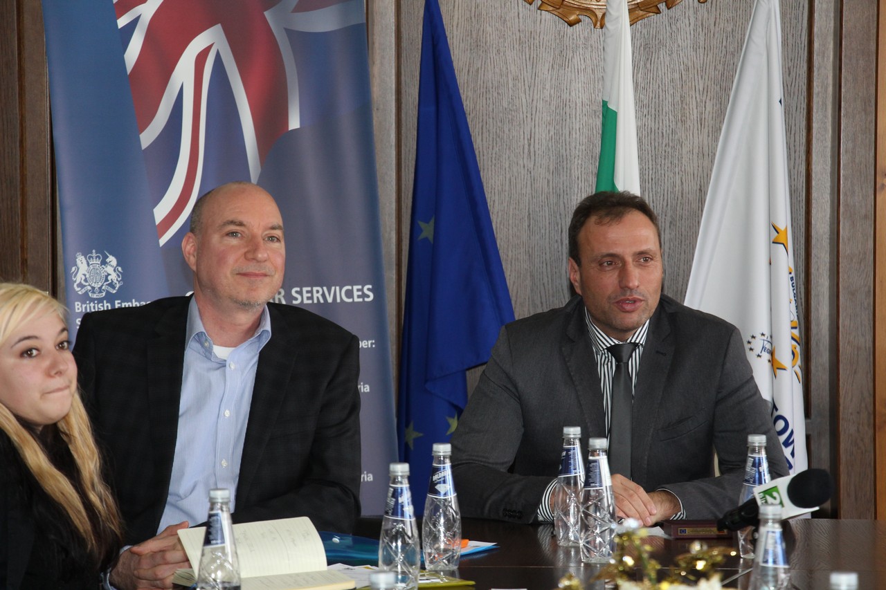 Британският консул и кметът на Банско обсъдиха мерките за сигурност  в навечерието на  туристическия сезон