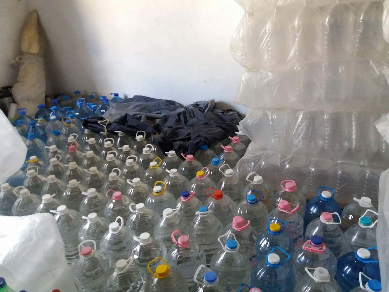 Иззеха контрабандни стоки от склад в Полски Тръмбеш