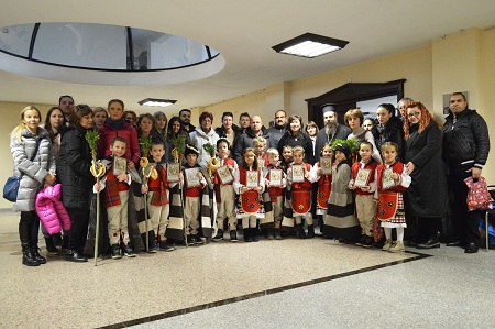 Коледари от ДГ№ 4 „Роса” – Благоевград посетиха Неврокопската митрополия