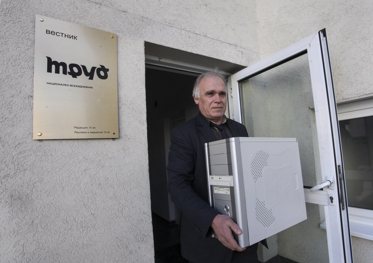 „Труд“ дари компютри на училище в монтанско село