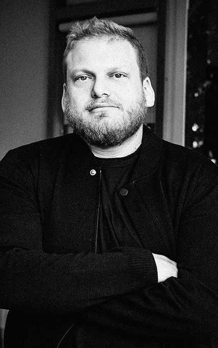 Мениджърът на "Маруун 5" Джордан Фелдстийн  почина  внезапно