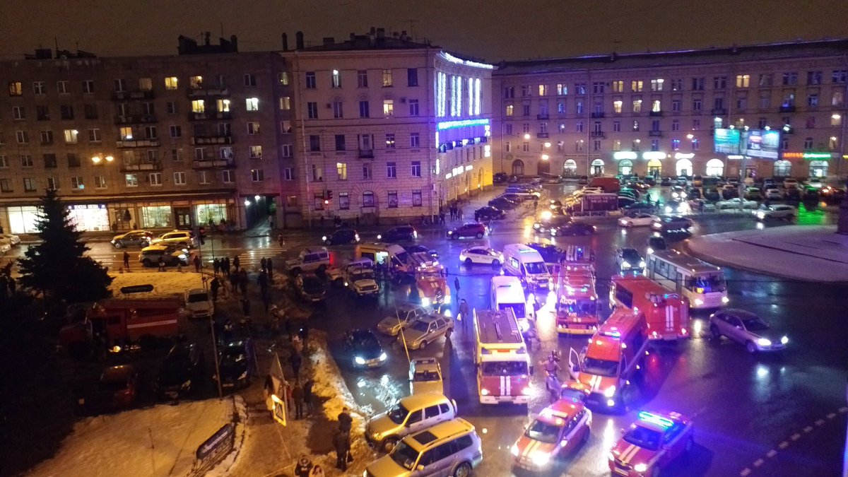 Взрив е избухнал в търговски център в Санкт Петербург