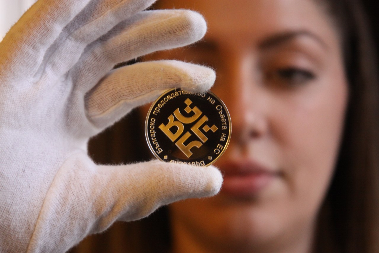 БНБ пуска в обращение монети за българското председателство (СНИМКИ)