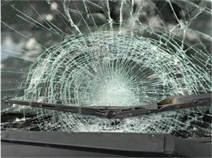 Двама пострадали след челен сблъсък на леки коли в Кресненското дефиле