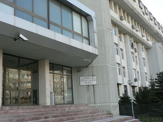 Момиче опита да внесе хероин на приятеля си в ареста