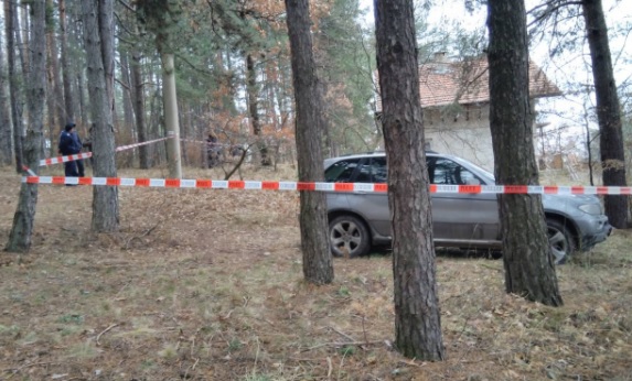 Петорното убийство в Нови Искър: Намерен труп на жена, още не е разпозната