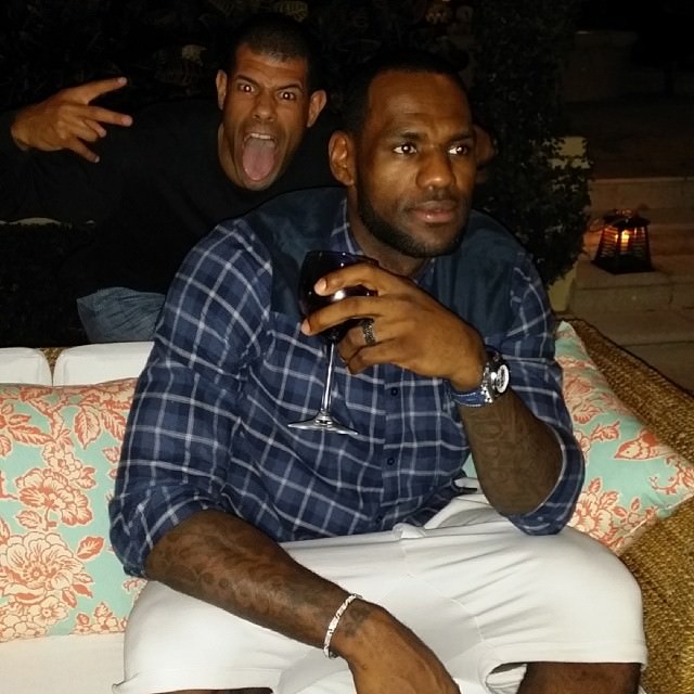 Леброн Джеймс откри как да не остарява: Пия вино всеки ден и ставам по-добър