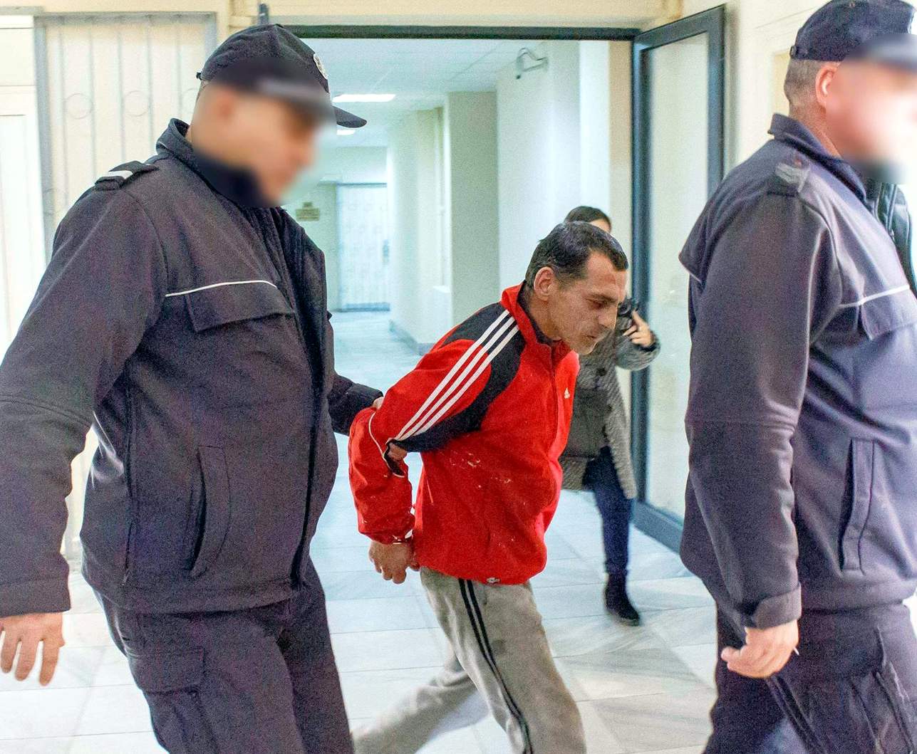 Постоянен арест за Кучкаря, блудствал с момиче