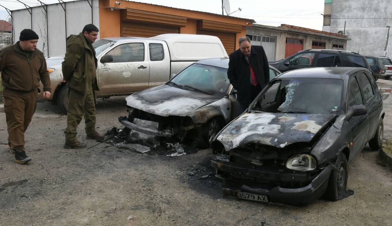 Опожариха колите на горски стражари, конфискували автомобили на нарушители