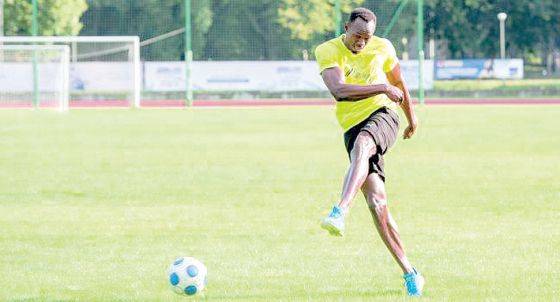 Болт на проби в „Борусия“ (Дортмунд)