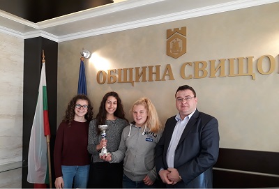 Хандбалистки си подариха последната купа на кмета на Свищов