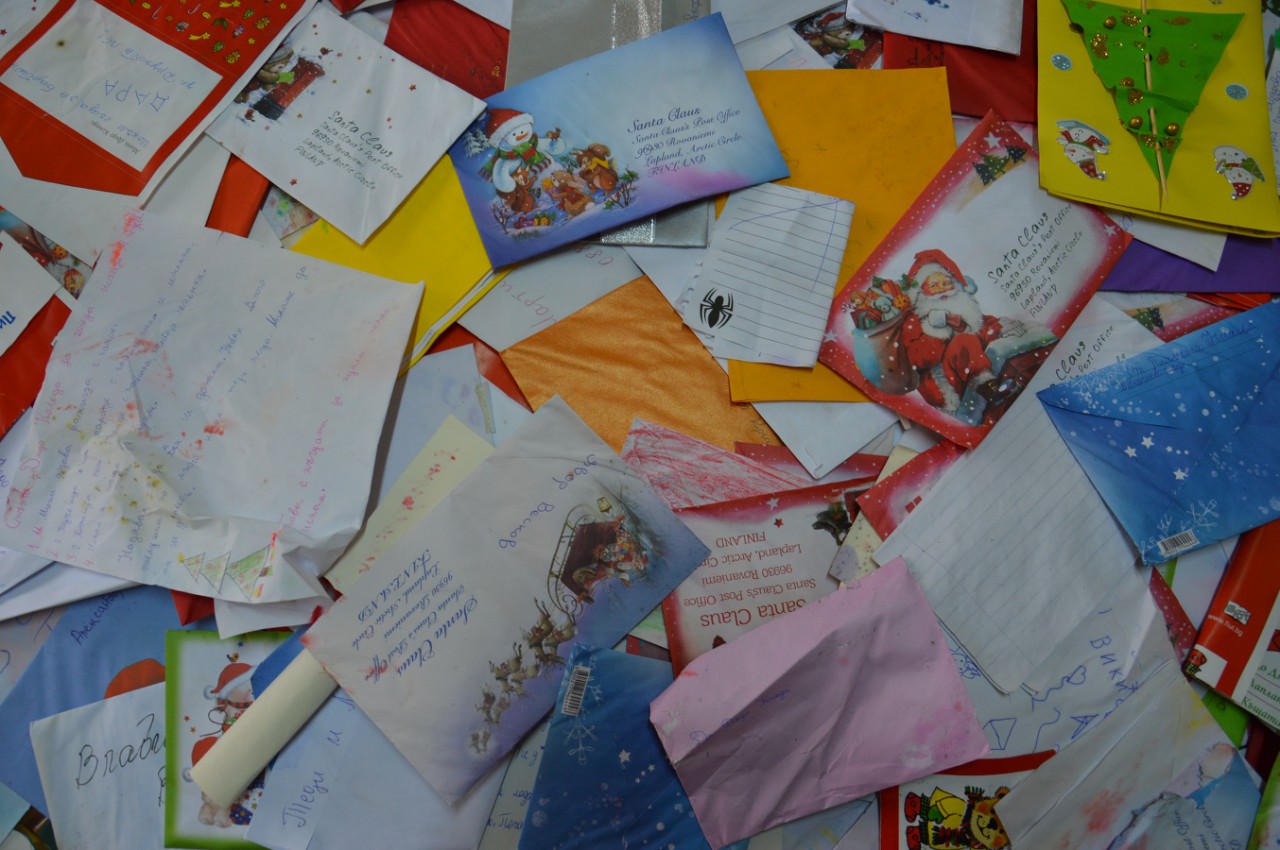 Двойно повече писма пуснати в кутията на Дядо Коледа в Благоевград