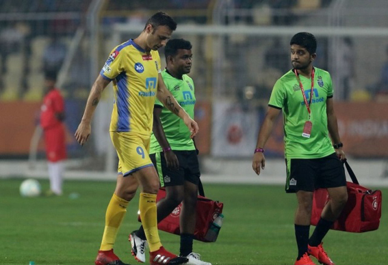 Диригентът Бербатов с нова контузия