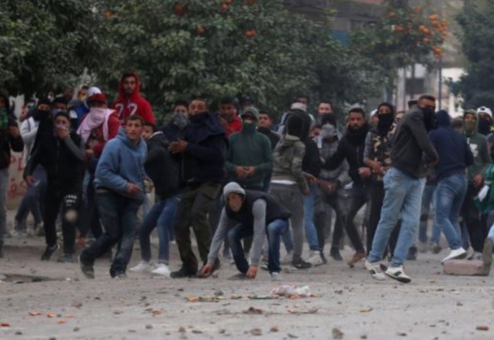 237 души са арестувани в Тунис за атаки срещу полицейски управления и правителствени сгради