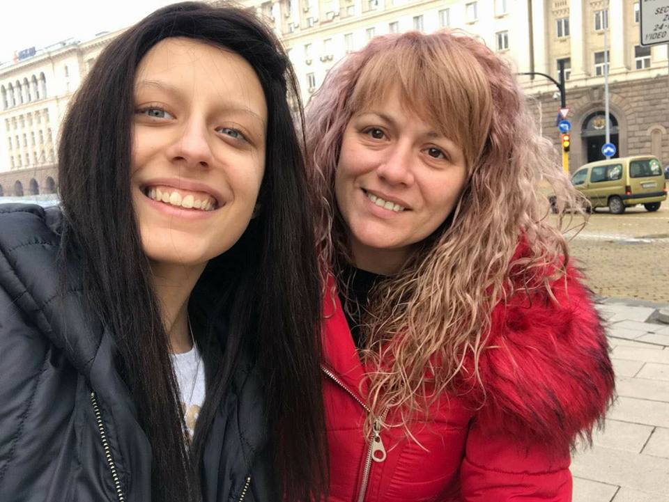Момиче от Търново се бори с тежка болест, предстои пета химиотерапия