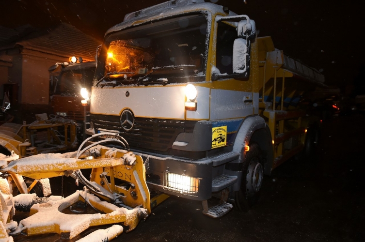 Част от пътищата в София са обработени със смеси срещу заледяване тази нощ