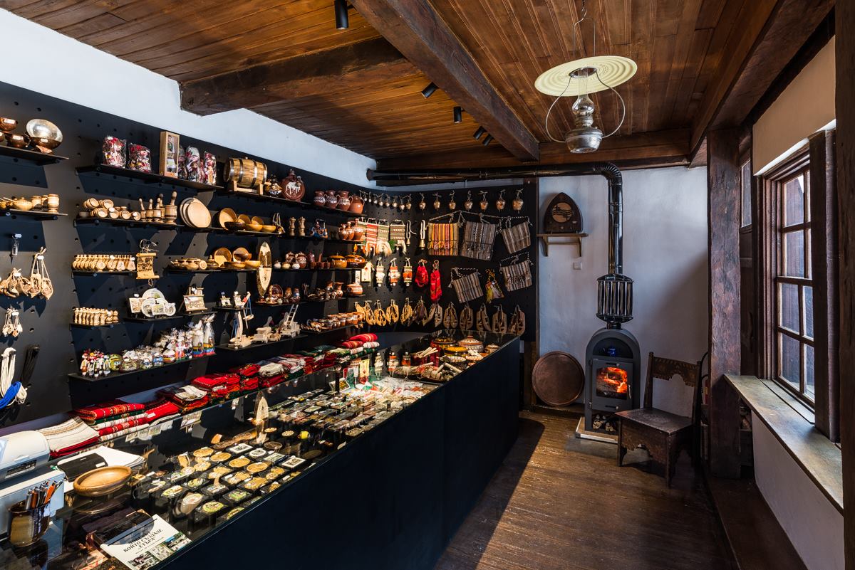 Сувенири за 188 363 лева продали майсторите на музей  „Етър“ в Габрово за година