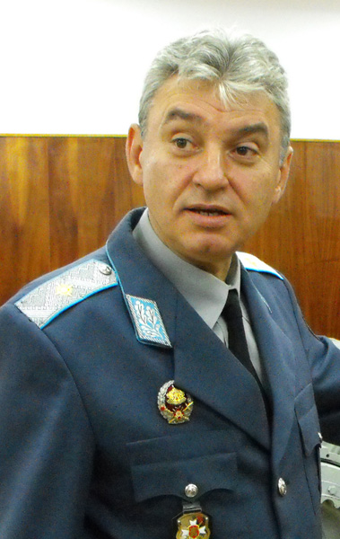 НВУ ще подготвя кадри за управление на въздушното движение