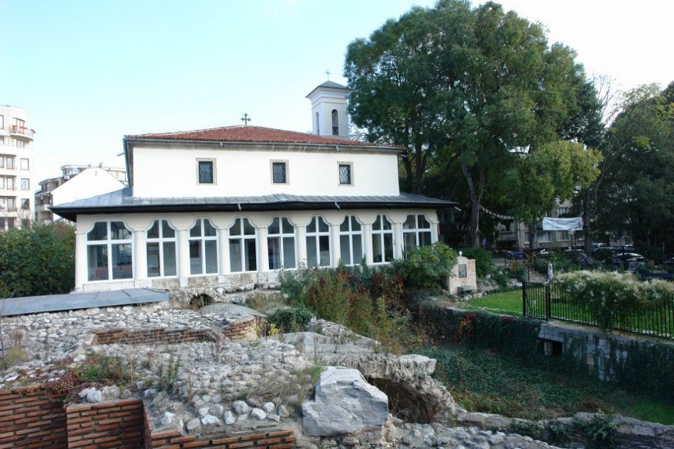 Водосвет и осветена риба в храм "Св.Атанасий" във Варна