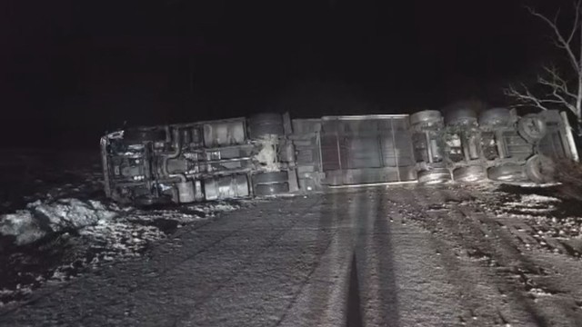 Тир се обърна на пътя Монтана-Видин